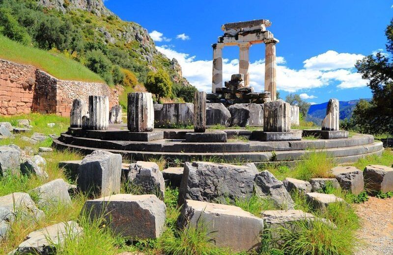 Three Days Trip to Delphi and Meteora from Athens